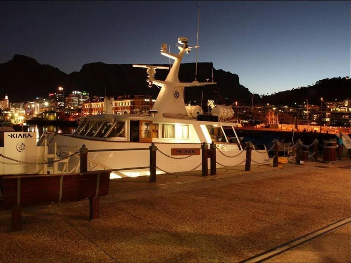 Motor Yacht Kiara Bed & Breakfast Cape Town