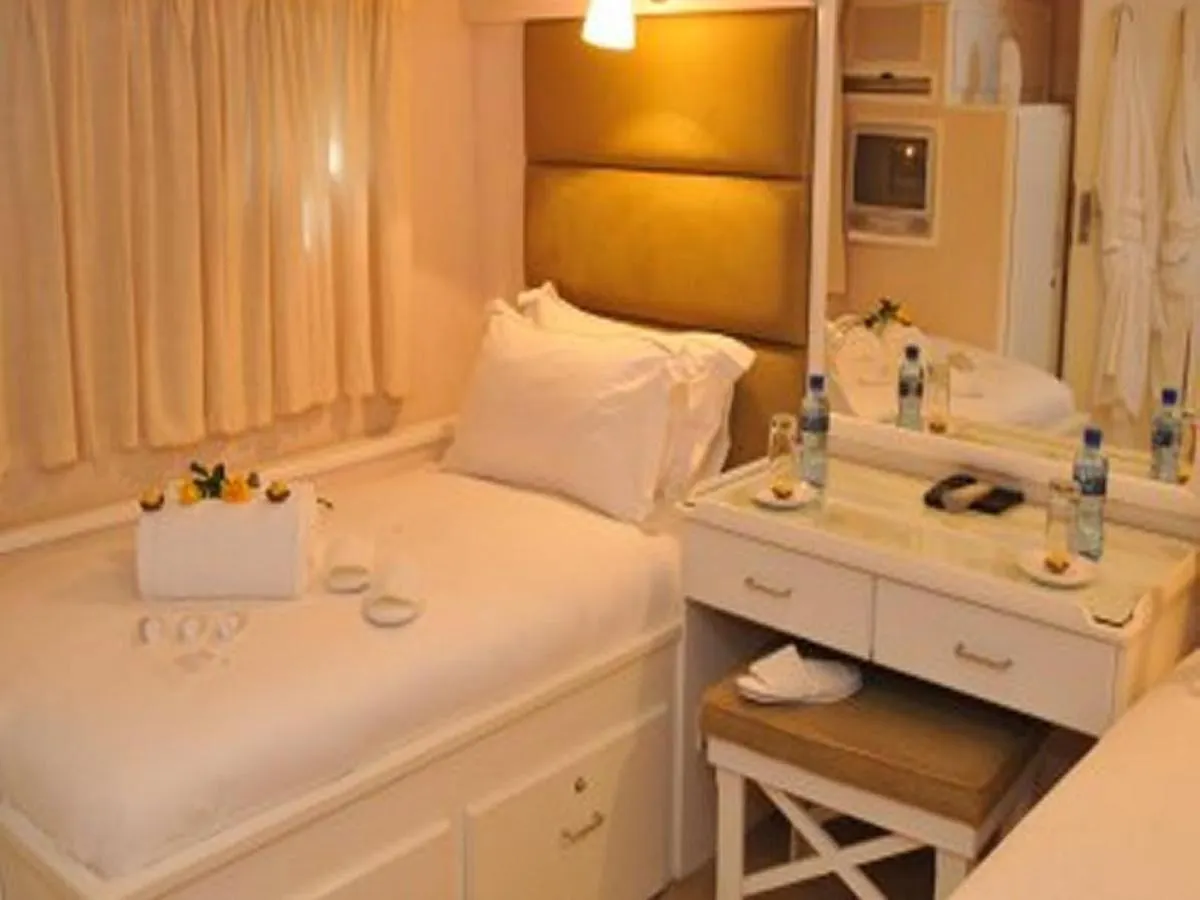 Bed and Breakfast Motor Yacht Kiara Kapstadt